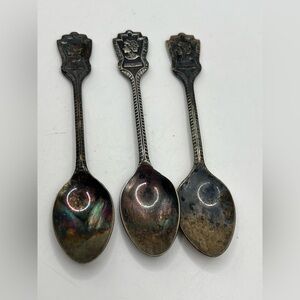 Vintage 1977 Spoons Commemorating Queen Elizabeth II Silver Jubilee